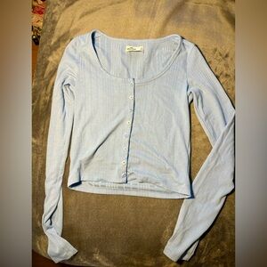 A pretty blue long sleeve from hollister🩵